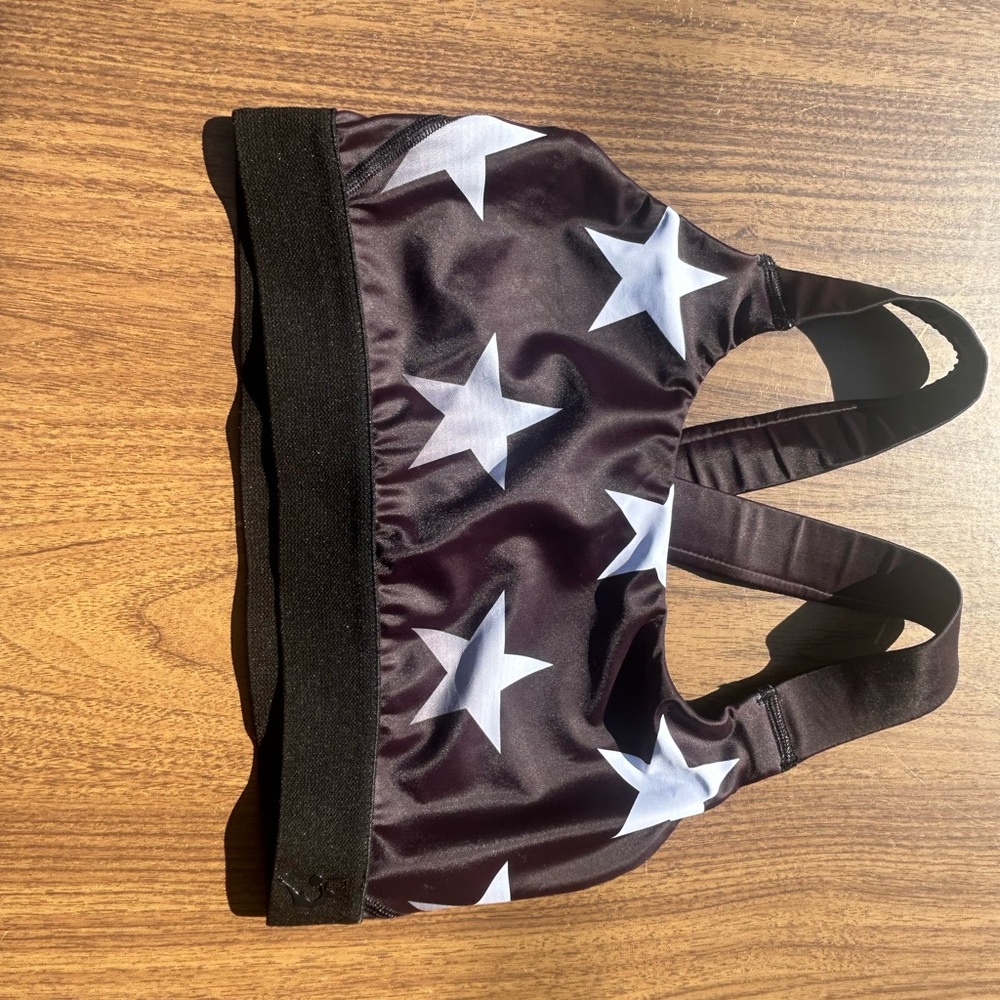 Star print sports bra